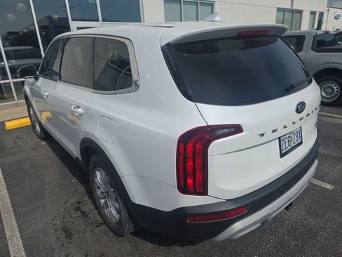 Used 2020 Kia Telluride LX FWD image 3