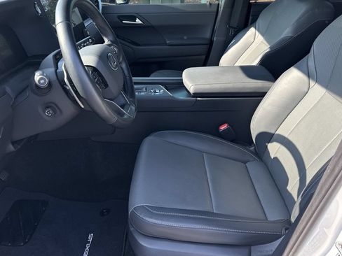 Used 2024 Lexus GX 550 w/ Cold Area Package AWD/4WD image 14