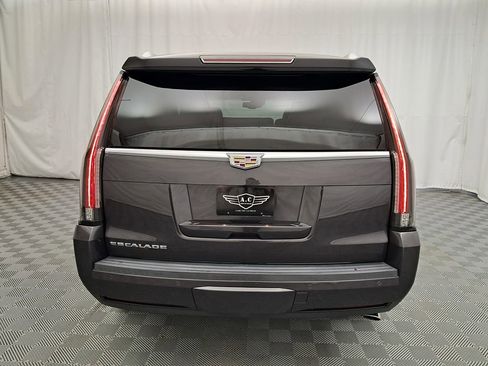 Used 2016 Cadillac Escalade Luxury image 6