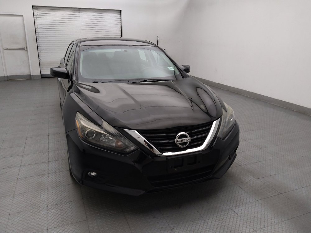 Used 2017 Nissan Altima 2.5 SR w/ Midnight Edition Package FWD image 14