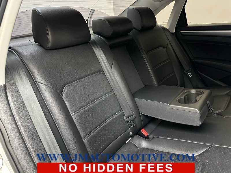 Used 2017 Volkswagen Passat 1.8T R-Line FWD image 18