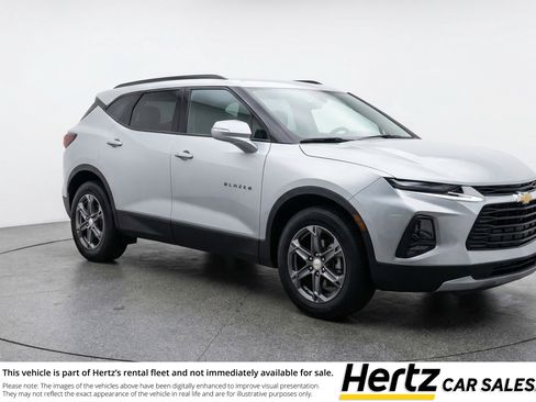 Used 2025 Chevrolet Blazer LT image 1