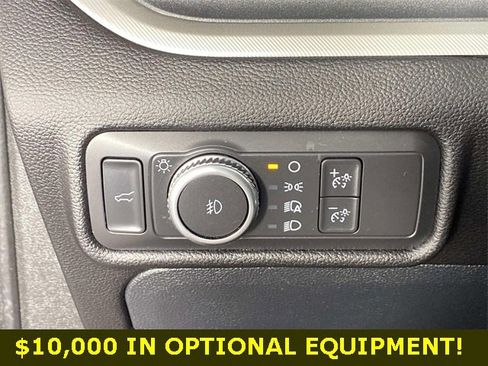 Used 2022 Ford Explorer XLT w/ Equipment Group 202A image 18