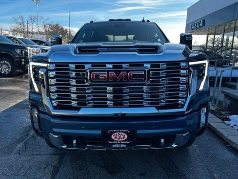 New 2025 GMC Sierra 2500 Denali w/ Denali Reserve Package image 2