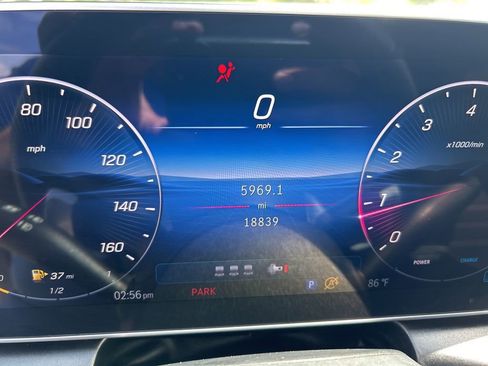 Used 2025 Mercedes-Benz GLC 300 4MATIC image 42