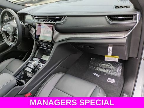 New 2025 Jeep Grand Cherokee L Overland w/ Advanced Protech Group III AWD/4WD image 32