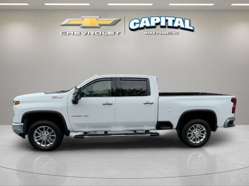 Used 2025 Chevrolet Silverado 2500 LTZ w/ LTZ Premium Package AWD/4WD image 2