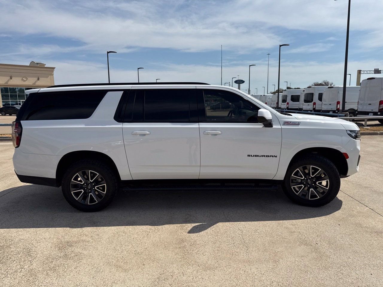 Used 2023 Chevrolet Suburban Z71 AWD/4WD image 18