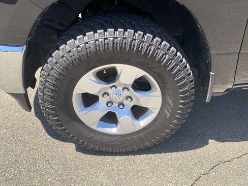 Used 2022 RAM 1500 Big Horn RWD image 47