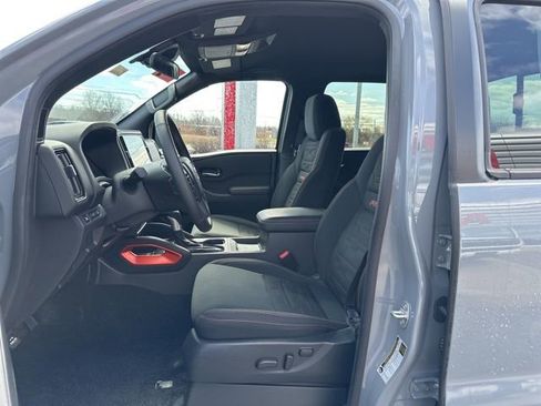 Certified 2025 Nissan Frontier PRO-4X image 17