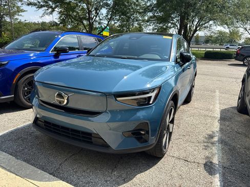Used 2023 Volvo C40 P8 Recharge Ultimate AWD/4WD image 1
