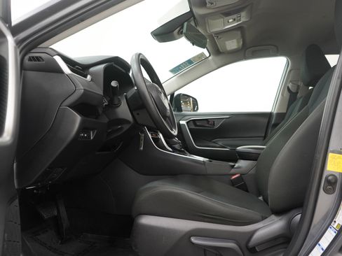 Used 2022 Toyota RAV4 LE image 22