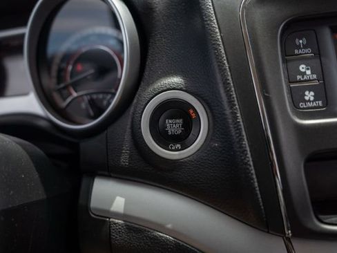 Used 2017 Dodge Journey SE FWD image 19