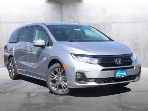 New 2026 Honda Odyssey Touring image 2