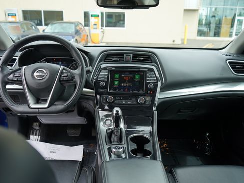 Used 2023 Nissan Maxima SV w/ Floor Mat Group FWD image 20