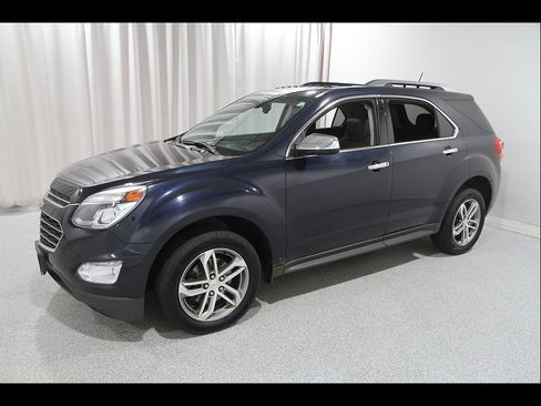 Used 2017 Chevrolet Equinox Premier w/ Enhanced Convenience Package AWD/4WD image 3
