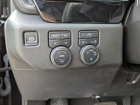 Used 2024 Chevrolet Silverado 1500 LT w/ Z71 Off-Road Package image 16