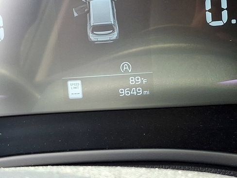 Used 2025 Kia Soul LX w/ LX Technology Package FWD image 19