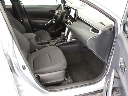 Used 2024 Toyota Corolla Cross LE FWD image 35
