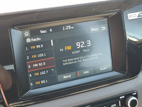 Used 2019 Kia Niro EX FWD image 20
