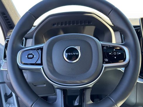 New 2026 Volvo XC90 B6 Plus w/ Protection Package Premier image 16