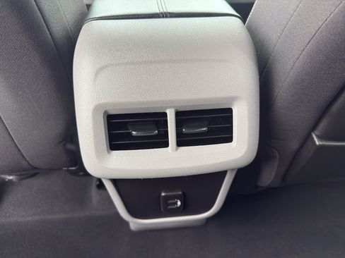 Used 2023 GMC Terrain SLE w/ Driver Convenience Package image 31