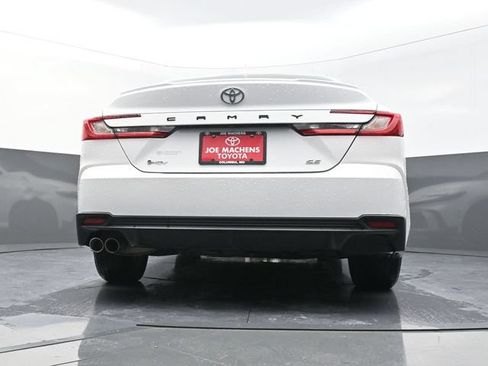 Used 2026 Toyota Camry SE FWD image 36