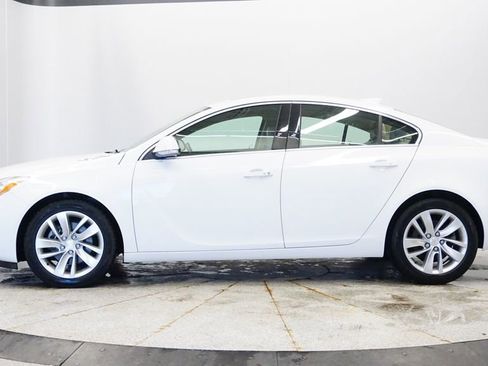 Used 2015 Buick Regal Premium w/ Experience Buick Package image 2