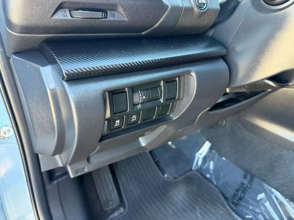 Used 2020 Subaru Crosstrek 2.0i Premium AWD/4WD image 18
