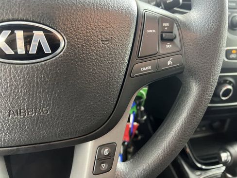 Used 2014 Kia Sorento LX image 11