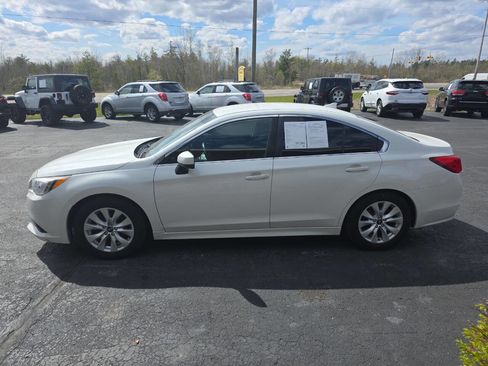 Used 2017 Subaru Legacy 2.5i Premium AWD/4WD image 10