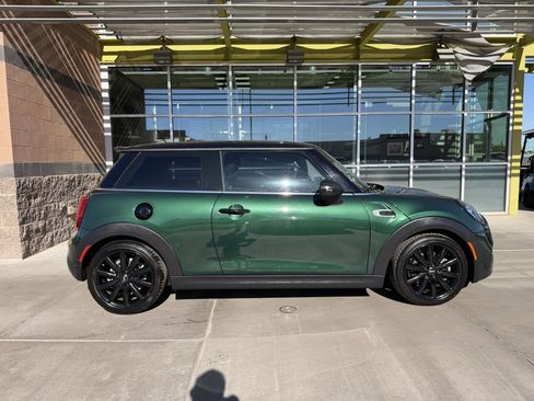 Used 2019 MINI Cooper S w/ Premium Package FWD image 9