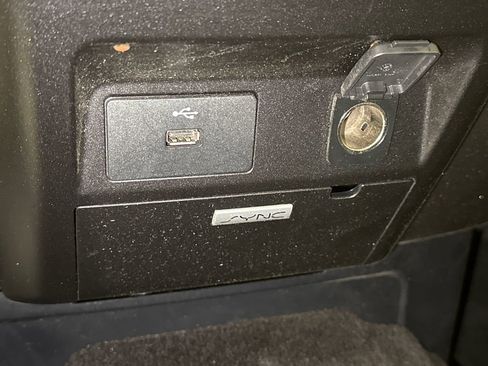 Used 2016 Ford F150 XLT image 29