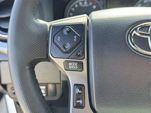 Used 2020 Toyota Tacoma TRD Off-Road w/ Technology Package AWD/4WD image 16