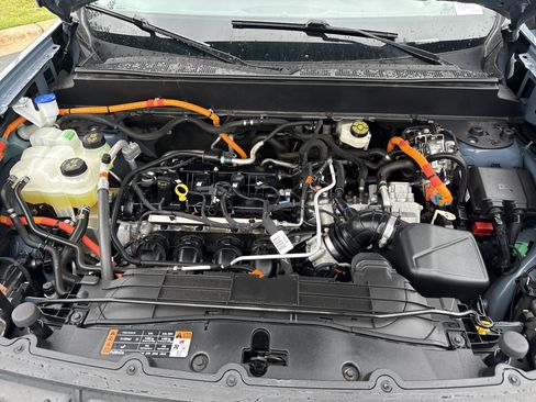 Used 2024 Ford Maverick Lariat w/ Black Appearance Package FWD image 33