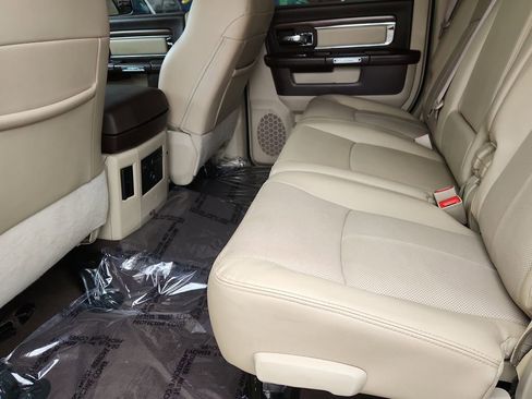 Used 2018 RAM 3500 Laramie w/ Convenience Group AWD/4WD image 10