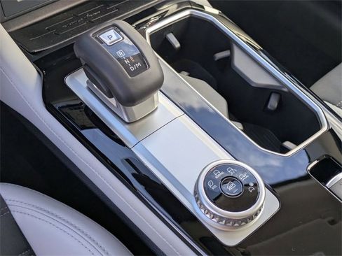 New 2025 Mitsubishi Outlander SE image 24