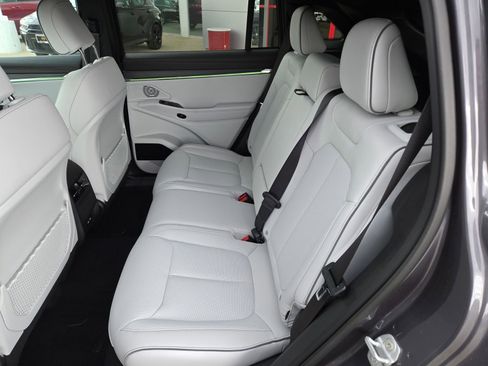 New 2025 Jeep Wagoneer S Limited AWD/4WD image 7