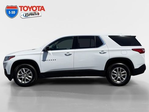 Used 2021 Chevrolet Traverse LS FWD image 2