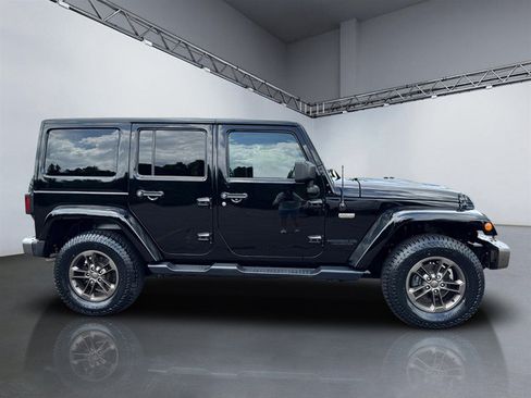 Used 2017 Jeep Wrangler Unlimited Sahara AWD/4WD image 3
