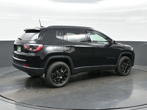 New 2026 Jeep Compass Latitude AWD/4WD image 8