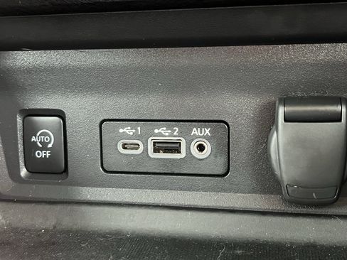 Used 2024 Nissan Sentra SR w/ SR Premium Package FWD image 23