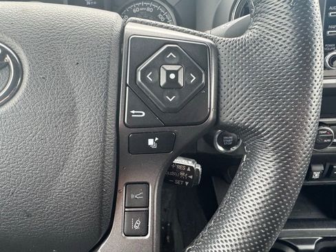 Used 2022 Toyota Tacoma TRD Sport AWD/4WD image 16