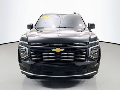 Used 2025 Chevrolet Tahoe High Country AWD/4WD image 2