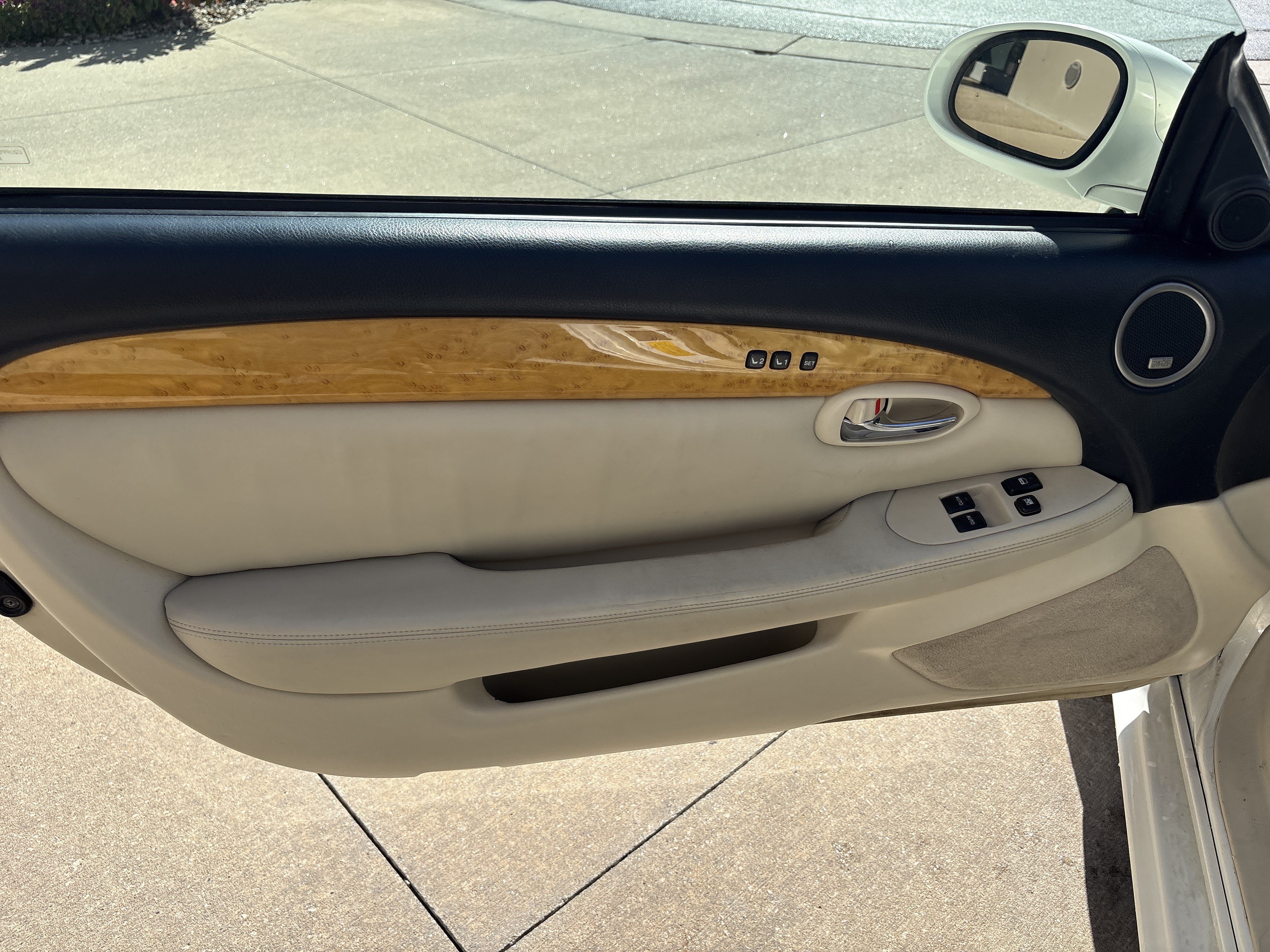 Used 2003 Lexus SC 430 Convertible RWD image 32