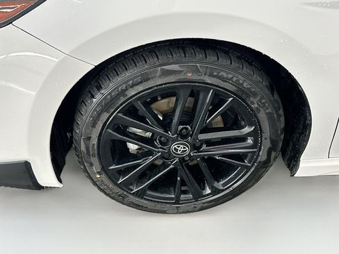 Used 2025 Toyota Camry SE FWD image 11
