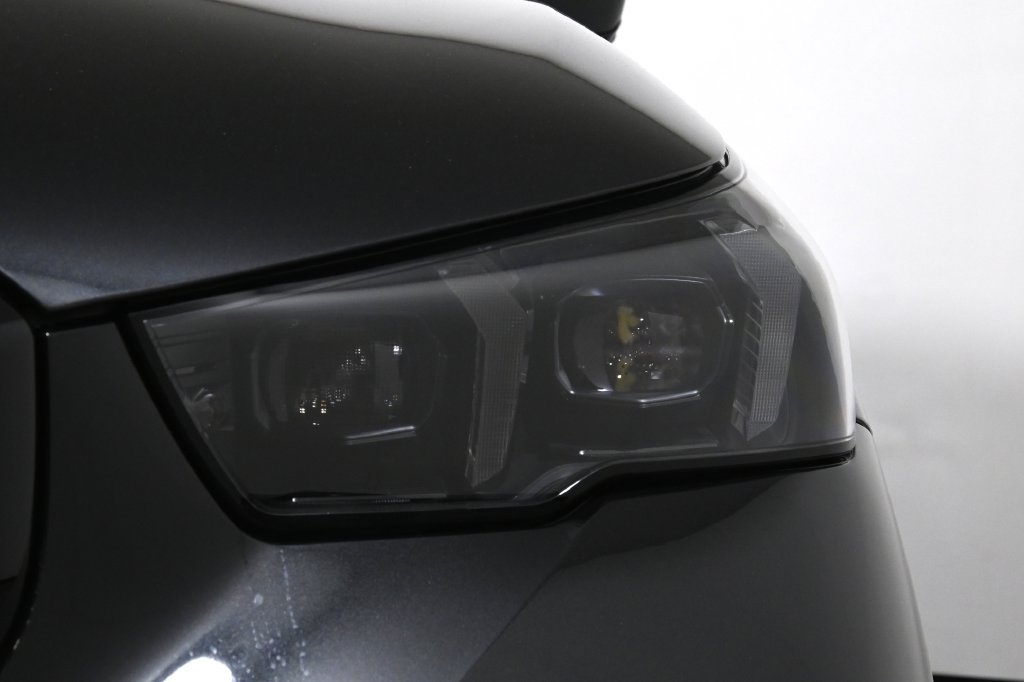Used 2027 BMW 540i xDrive w/ M Sport Package AWD/4WD image 11
