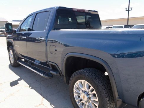 Used 2021 Chevrolet Silverado 3500 High Country w/ Technology Package AWD/4WD image 9
