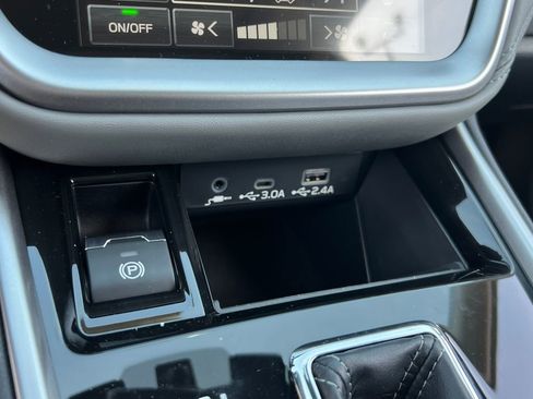 New 2025 Subaru Outback Premium image 27