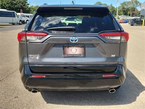 Used 2021 Toyota RAV4 SE image 23